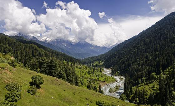 भारत-पाकिस्तान के बीच बढ़ती तनातनी पर चिन्ता, अधिकतम संयम की अपील